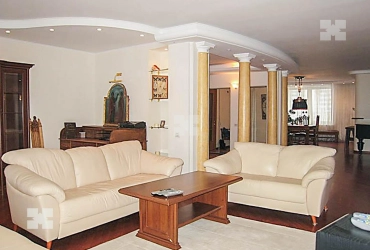 4х комн кв на ул Пырьева 4к2