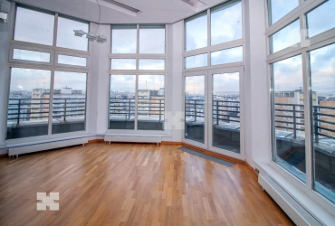 8-ми комн кв на Таганской 36к2